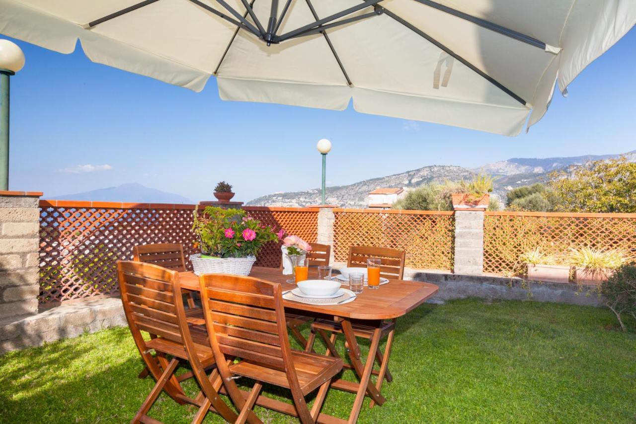 Shanti Home - Restaurant Di Aversano Salvatore Sorrento Exteriör bild