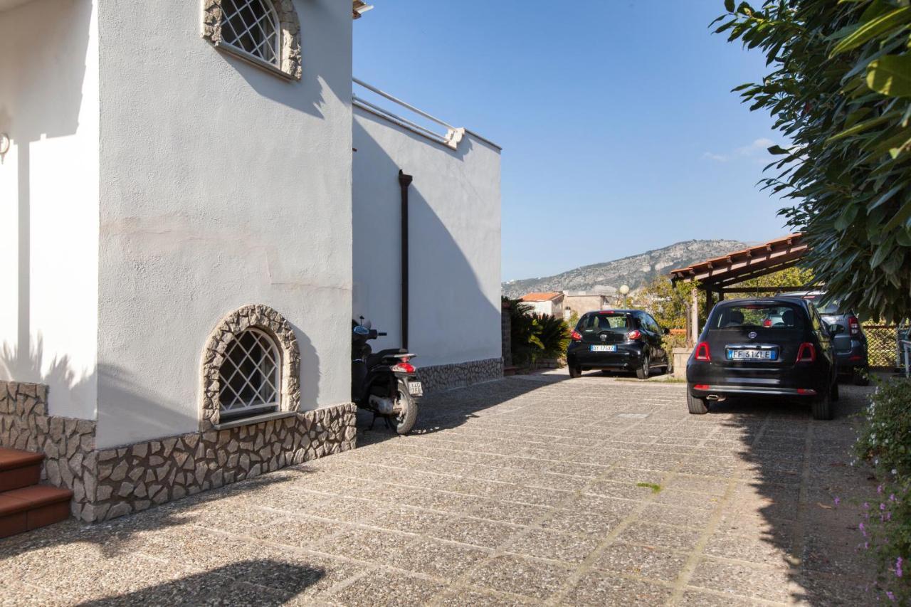 Shanti Home - Restaurant Di Aversano Salvatore Sorrento Exteriör bild
