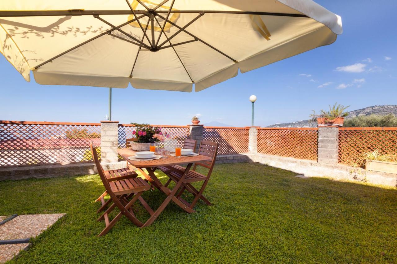 Shanti Home - Restaurant Di Aversano Salvatore Sorrento Exteriör bild
