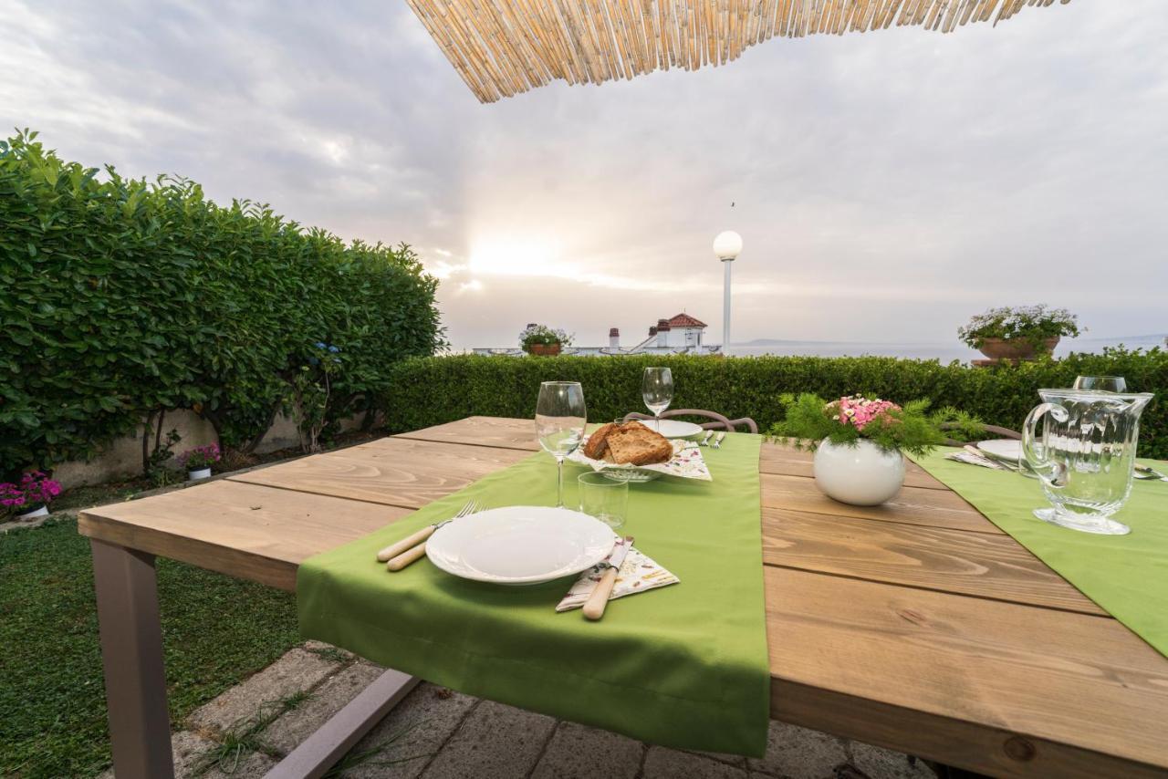 Shanti Home - Restaurant Di Aversano Salvatore Sorrento Exteriör bild